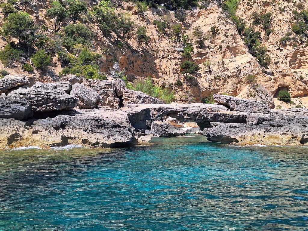 NOLEGGIO GOMMONE CON SKIPPER NEL GOLFO DI OROSEI